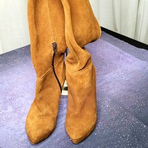 Ava & Aiden brown suede platform boots